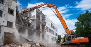 Промышленный демонтаж зданий Нягань, цена от 2932 руб.
